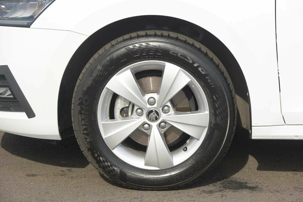 Skoda Octavia 2.0 Tdi Se Technology Dsg White #5