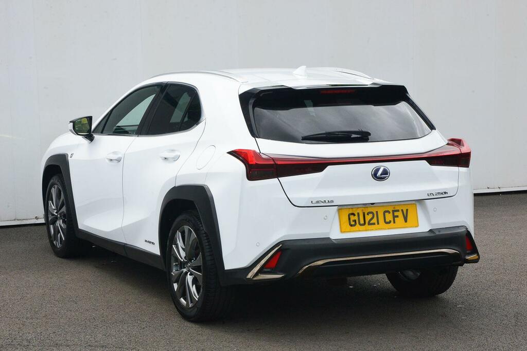 Lexus UX 250H E4 2.0 F-sport Cvt Premium Plussunroof GU21CFV White #3