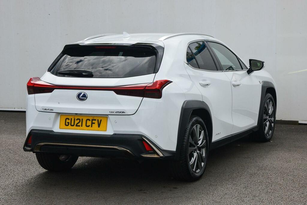 Lexus UX 250H E4 2.0 F-sport Cvt Premium Plussunroof GU21CFV White #6