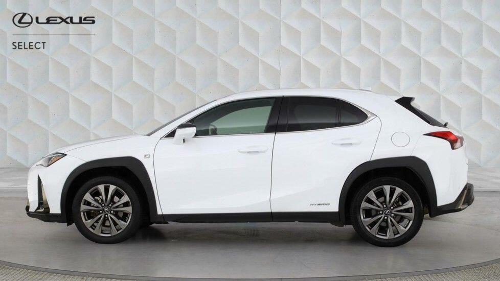 Lexus UX 250H E4 2.0 F-sport Cvt Premium Plussunroof White #4