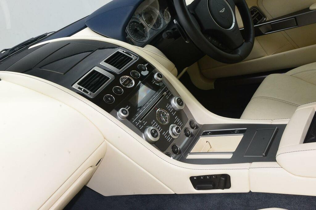 Aston Martin DB9 6.0 V12 Coupe Black #8