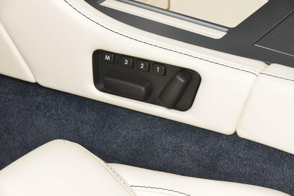 Aston Martin DB9 6.0 V12 Coupe Black #13