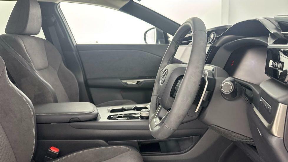 Lexus RZ 450E 230Kw Direct4 Takumi 71 Kwh Silver #5