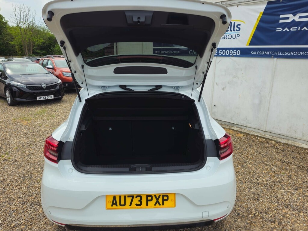 Renault Clio 1.6 E-tech Full Hybrid 145 Techno AU73PXP White #5