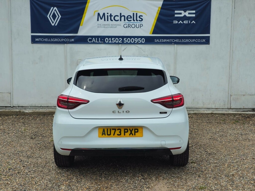 Renault Clio 1.6 E-tech Full Hybrid 145 Techno AU73PXP White #4