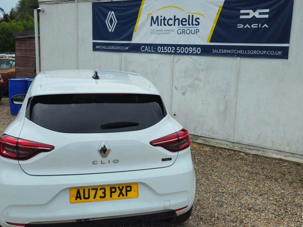 Renault Clio 1.6 E-tech Full Hybrid 145 Techno AU73PXP White #6