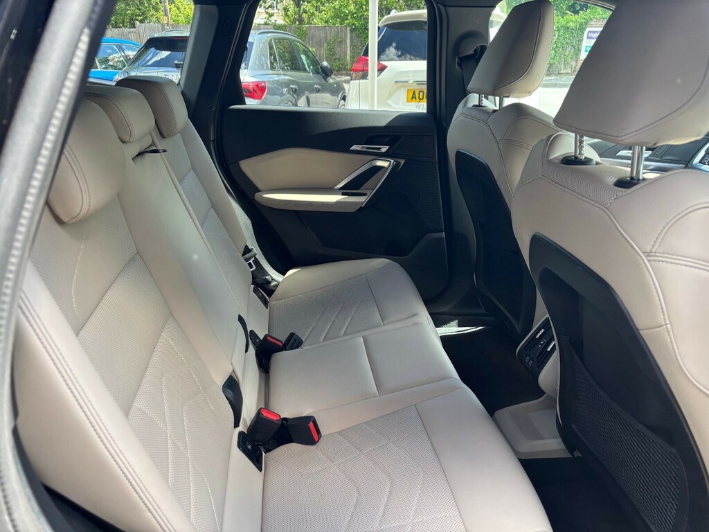 BMW iX1 150Kw Edrive20 M Sport 65Kwh LO24KTE Black #5