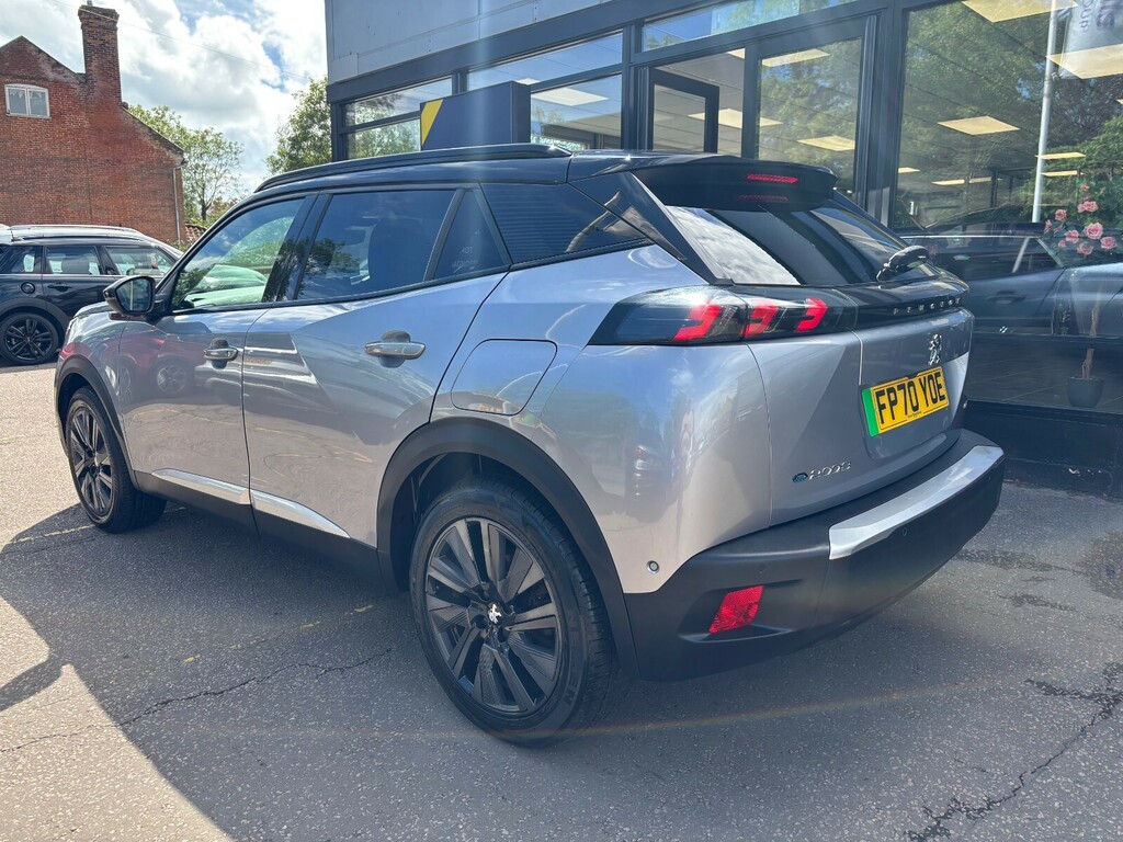 Peugeot e-2008 100Kw Gt 50Kwh Grey #3