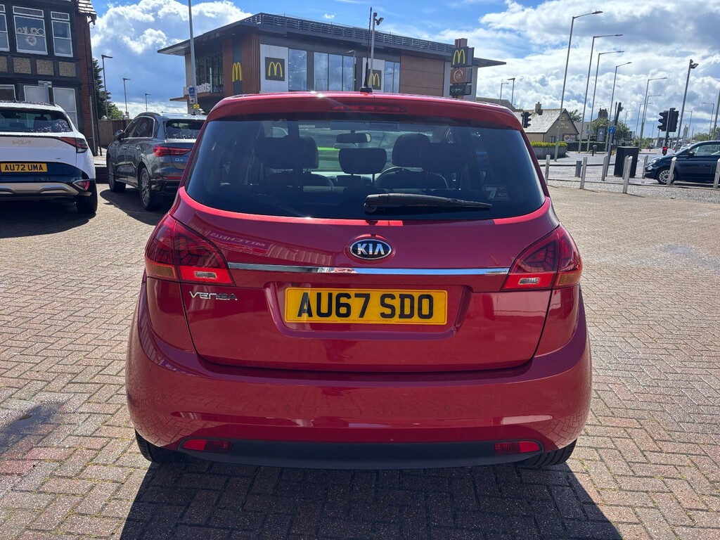 Kia Venga 1.6 4 Red #6