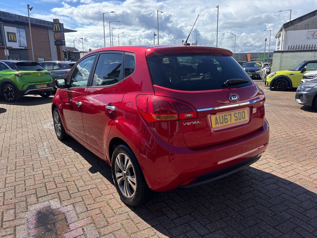 Kia Venga 1.6 4 Red #5