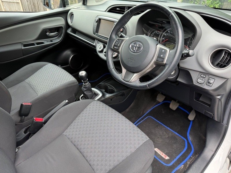 Toyota Yaris 1.33 Dual Vvt-i Icon DY64ZZR White #6