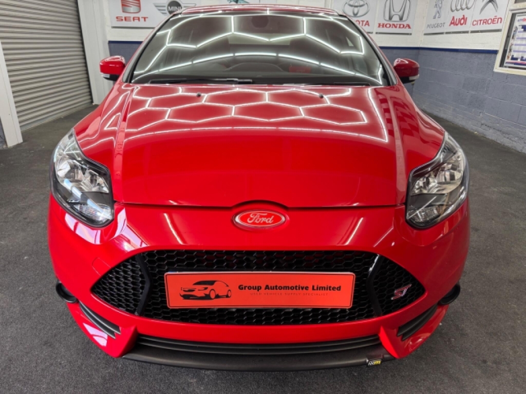 Ford Focus 2.0T Ecoboost St-2 Euro 5 S S Red #2