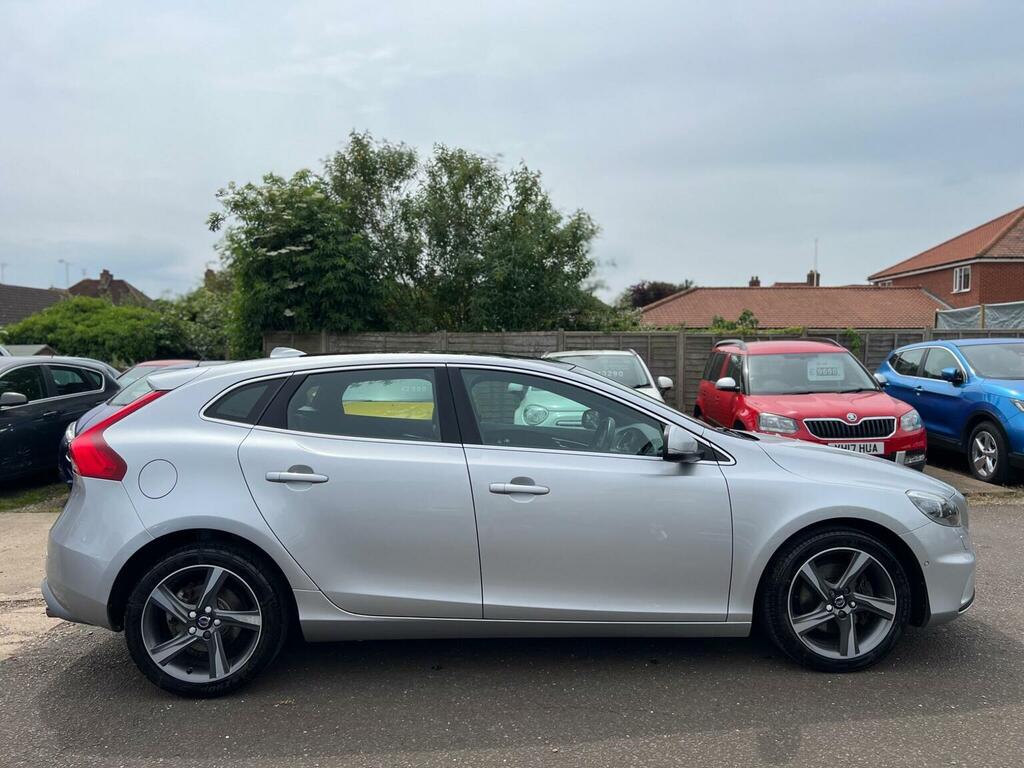 Volvo V40 2.0 D2 R-design Nav Euro 6 S S KS15UHB Silver #3