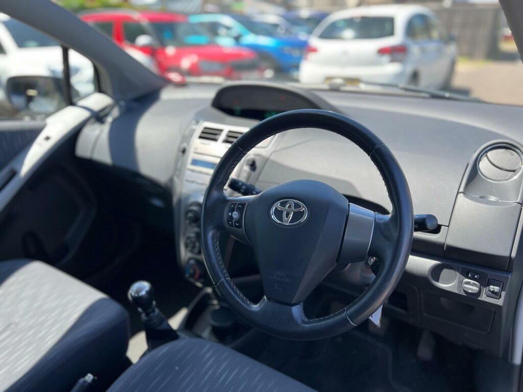 Toyota Yaris Hatchback  #11