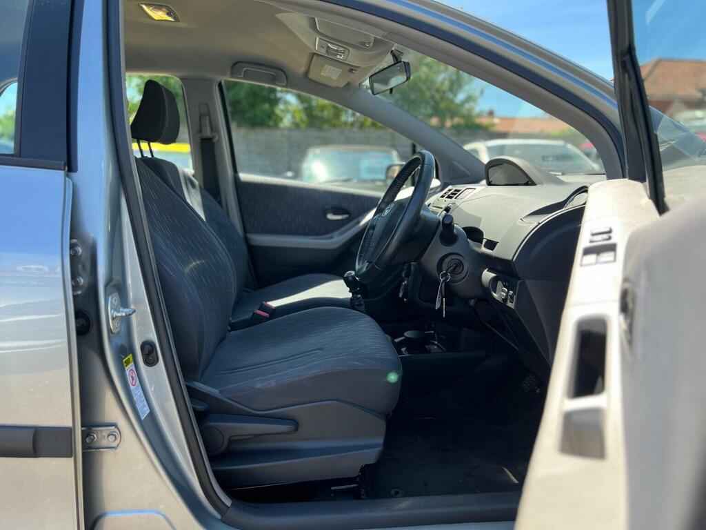 Toyota Yaris Hatchback  #9