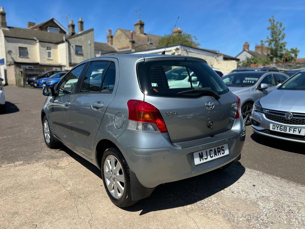 Toyota Yaris Hatchback  #6