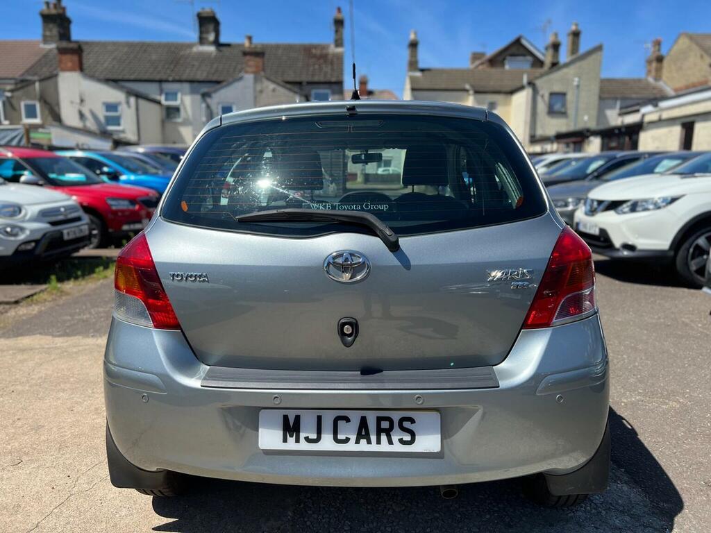 Toyota Yaris Hatchback  #7