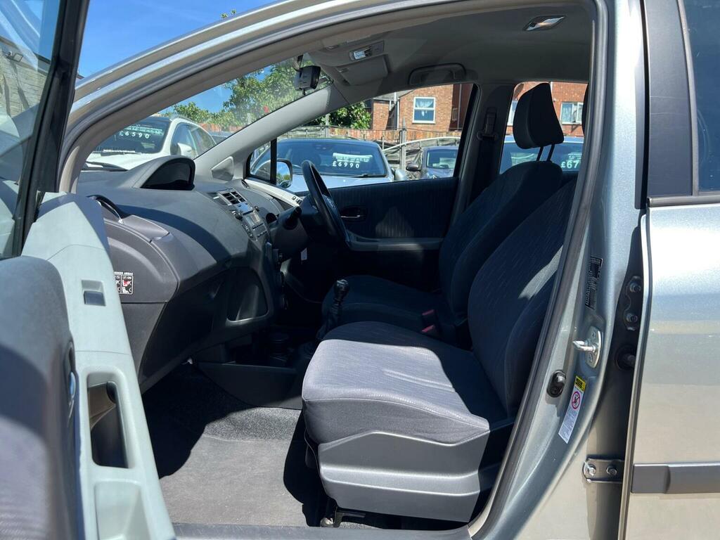Toyota Yaris Hatchback  #12