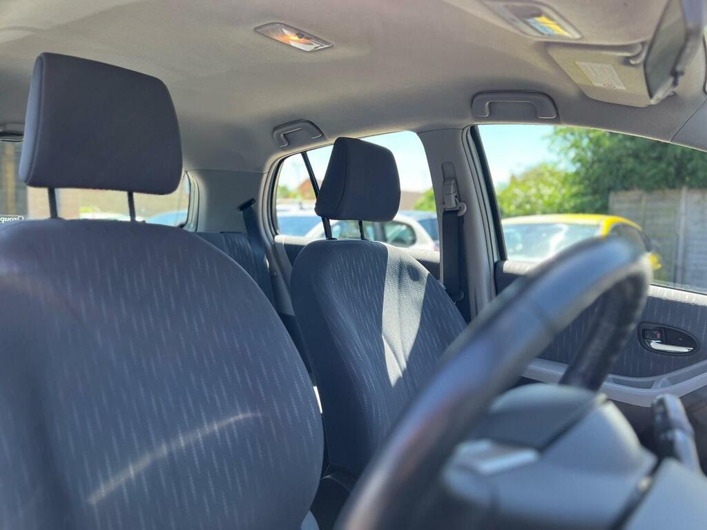 Toyota Yaris Hatchback  #10