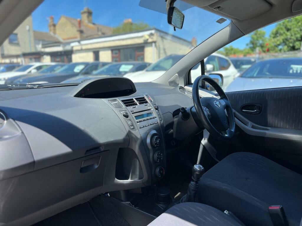 Toyota Yaris Hatchback  #13