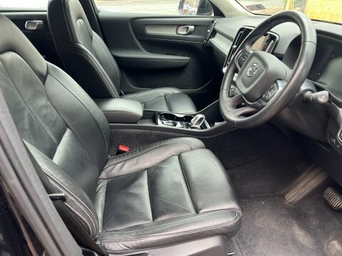 Volvo XC40 Recharge T5 Inscription YR22LVL Black #3