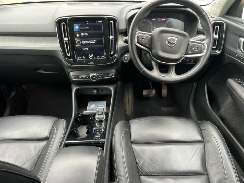 Volvo XC40 Recharge T5 Inscription YR22LVL Black #5