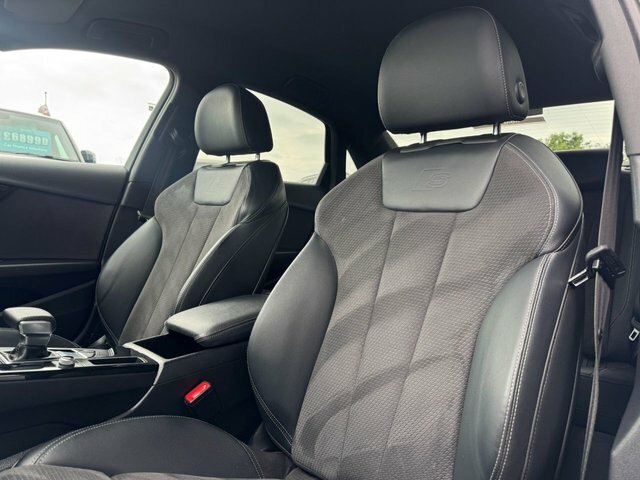 Audi A4 2019 2.0 Tfsi 35 Black Edition Saloon S Black #3