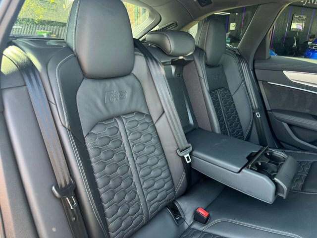 Audi RS6 Avant Estate Black #36