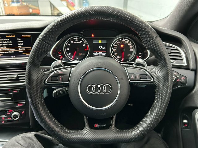 Audi RS4 Avant Estate Red #24