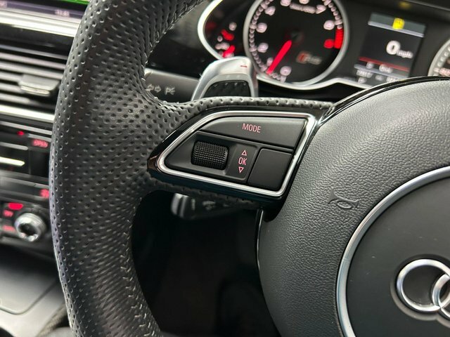 Audi RS4 Avant Estate Red #32