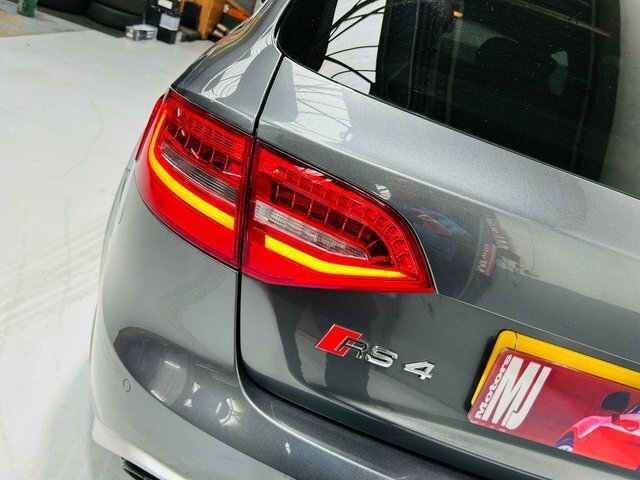 Audi RS4 Avant Estate Red #16