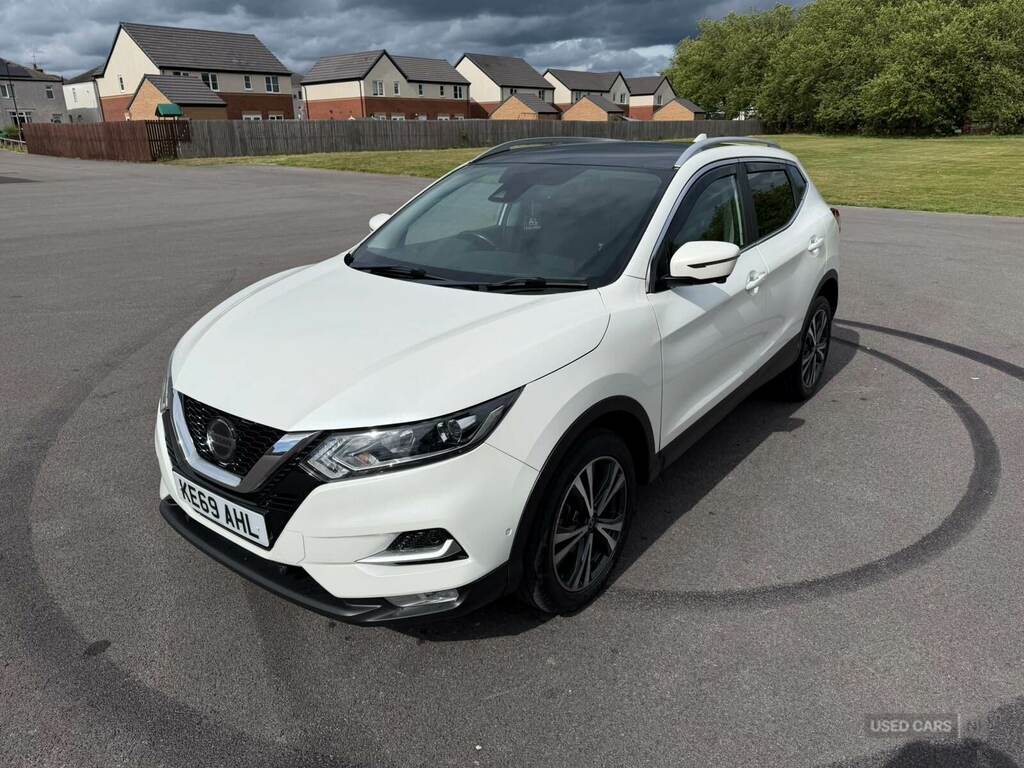 Nissan Qashqai 1.3 Dig-t 160 N-connecta White