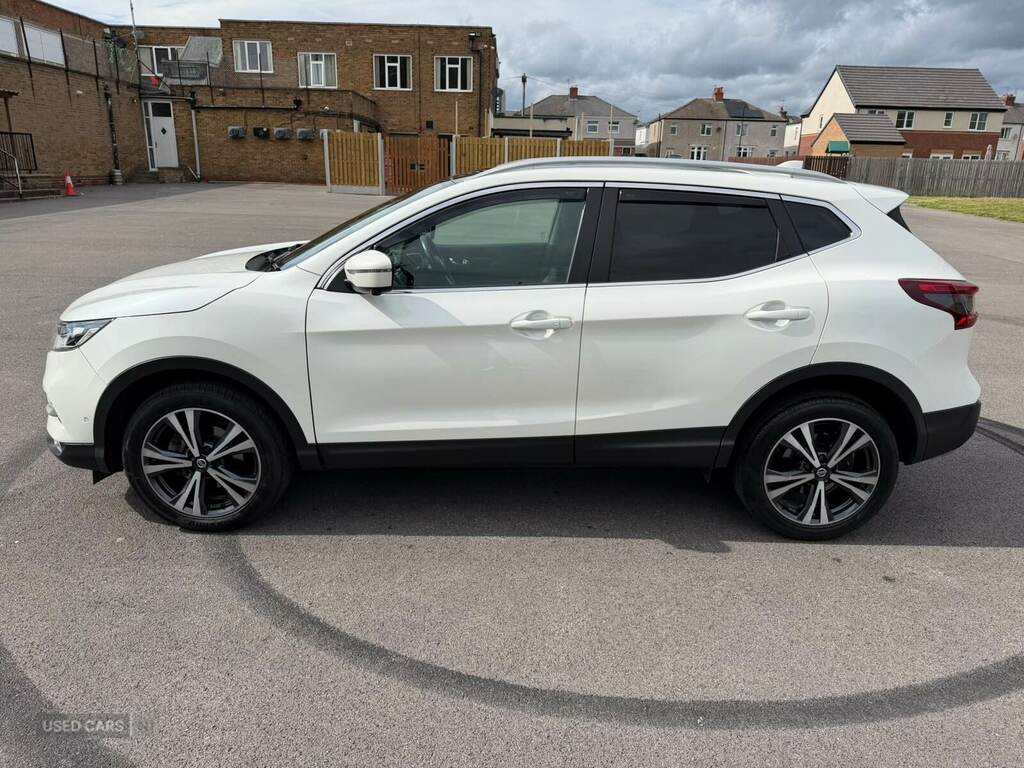 Nissan Qashqai 1.3 Dig-t 160 N-connecta White #6