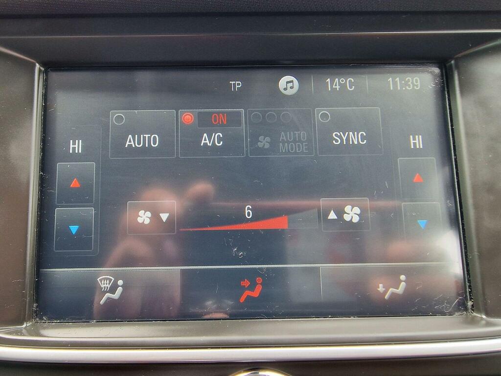Vauxhall Crossland X X Elite Nav Red #38