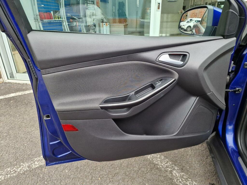 Ford Focus 1.0 Ecoboost 125 Zetec Edition Silver #32