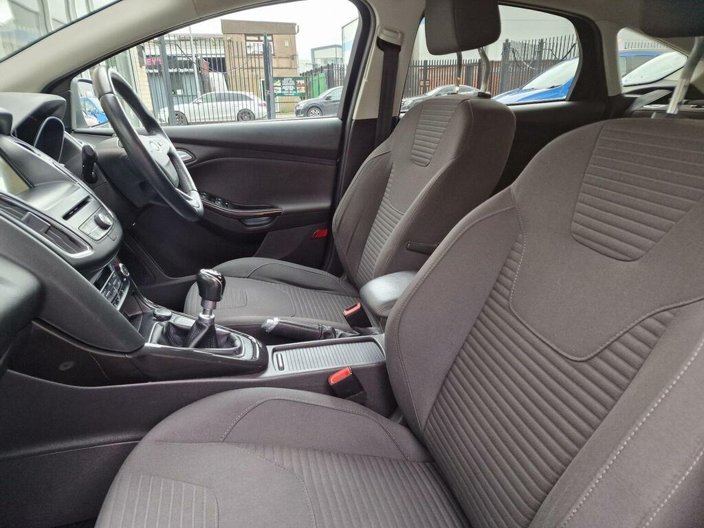 Ford Focus 1.0 Ecoboost 125 Zetec Edition Silver #49