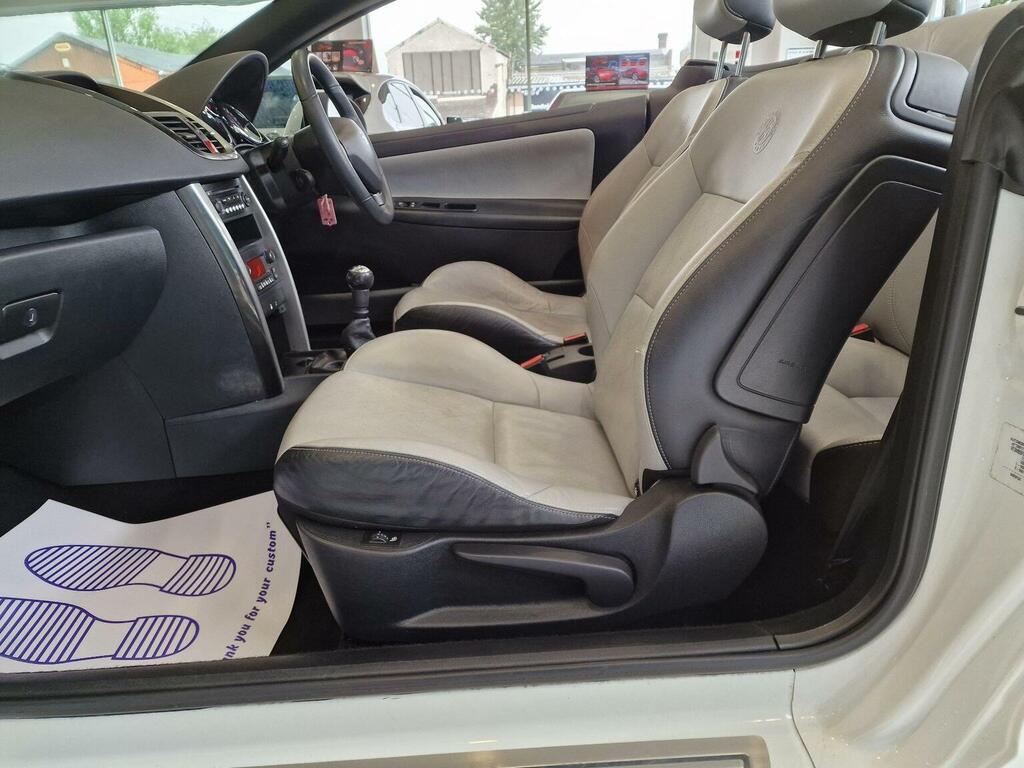 Peugeot 207 CC Convertible White #18