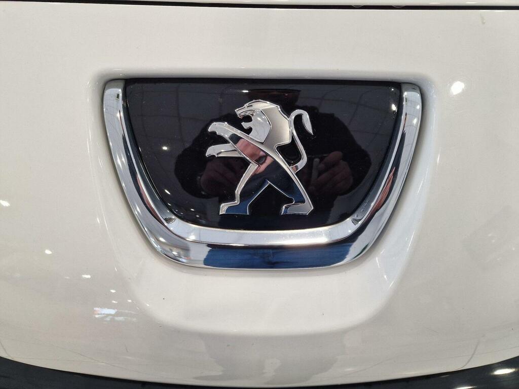 Peugeot 207 CC Convertible White #24