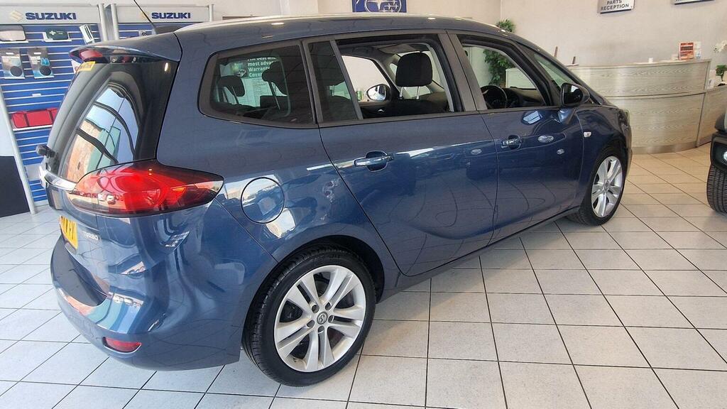 Vauxhall Zafira Tourer Sri Red #8