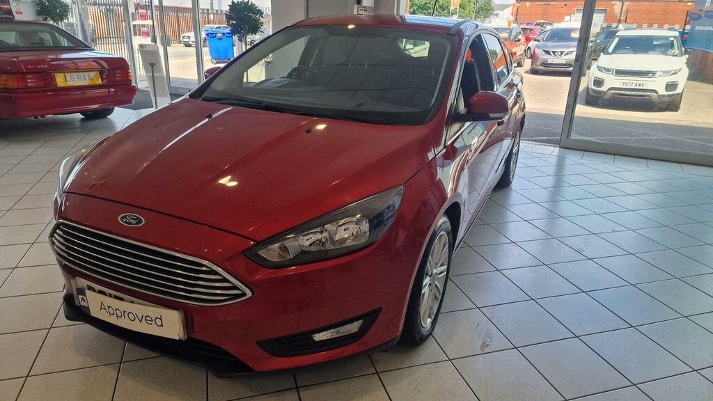 Ford Focus Hatchback 1.0T Ecoboost Zetec Edition Euro 6 Ss DS17UNU Red #2