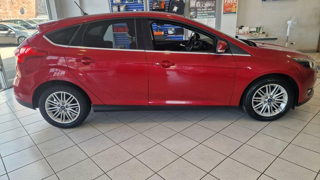 Ford Focus Hatchback 1.0T Ecoboost Zetec Edition Euro 6 Ss DS17UNU Red #6