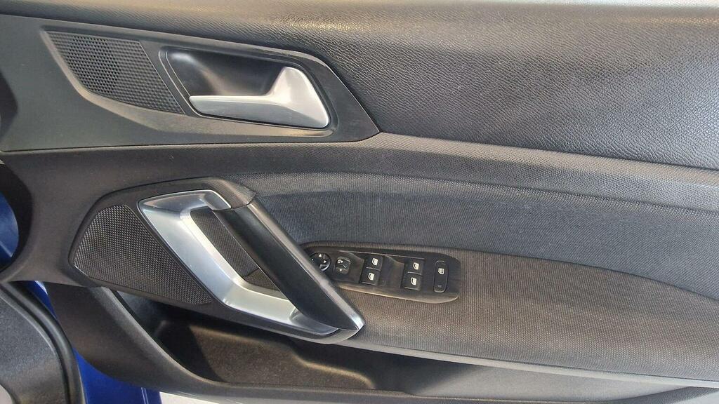 Peugeot 308 Active White #19