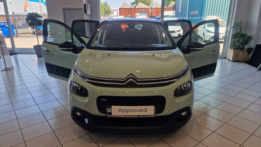 Citroen C3 1.2 Puretech Flair Euro 6 Green #2
