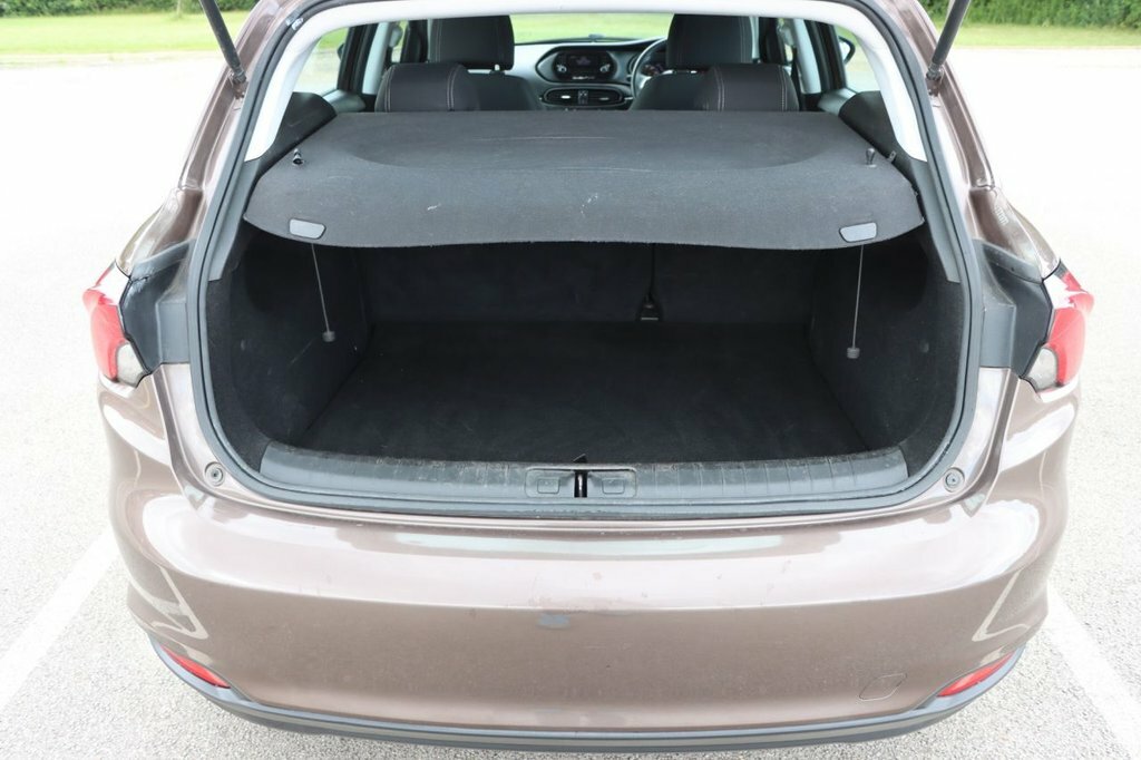 Fiat Tipo Easy White #30