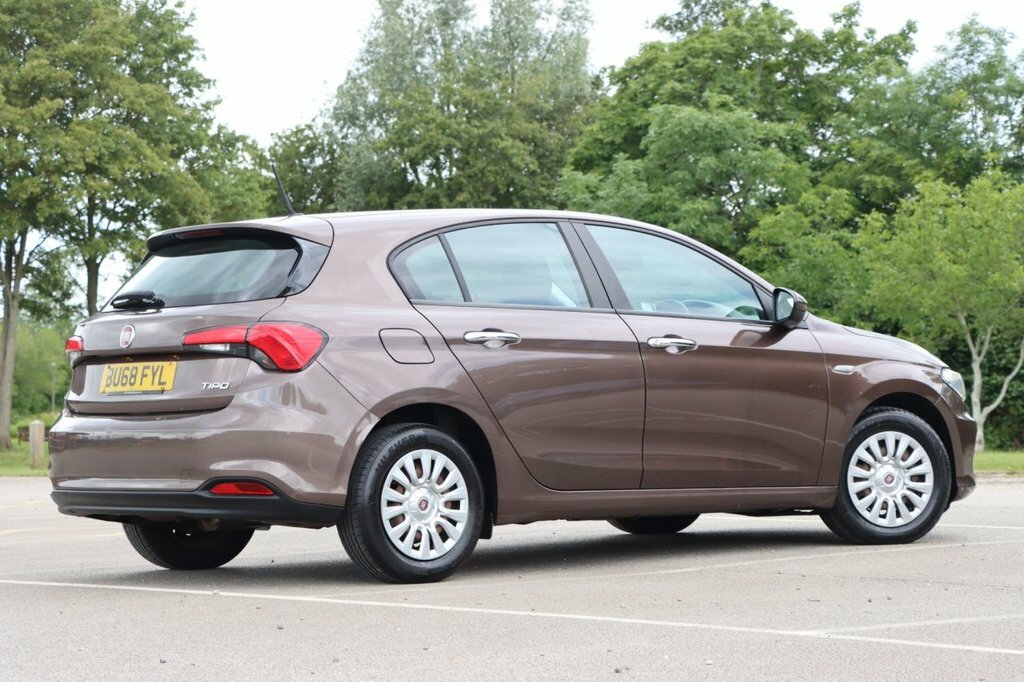 Fiat Tipo Easy White #10