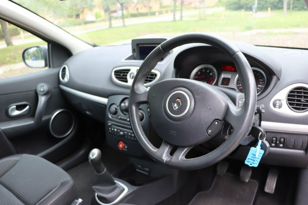 Renault Clio Dynamique Tomtom Black #20