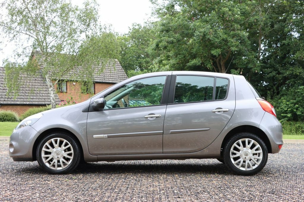 Renault Clio Dynamique Tomtom Black #6
