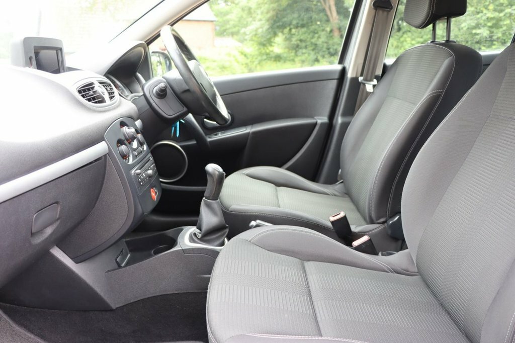 Renault Clio Dynamique Tomtom Black #24