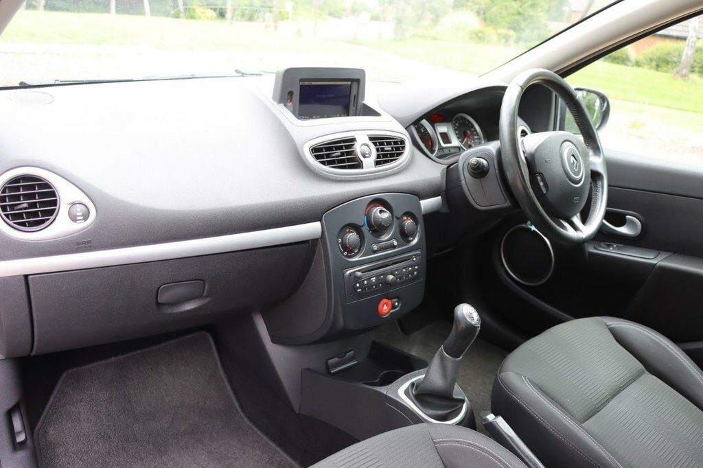 Renault Clio Dynamique Tomtom Black #23