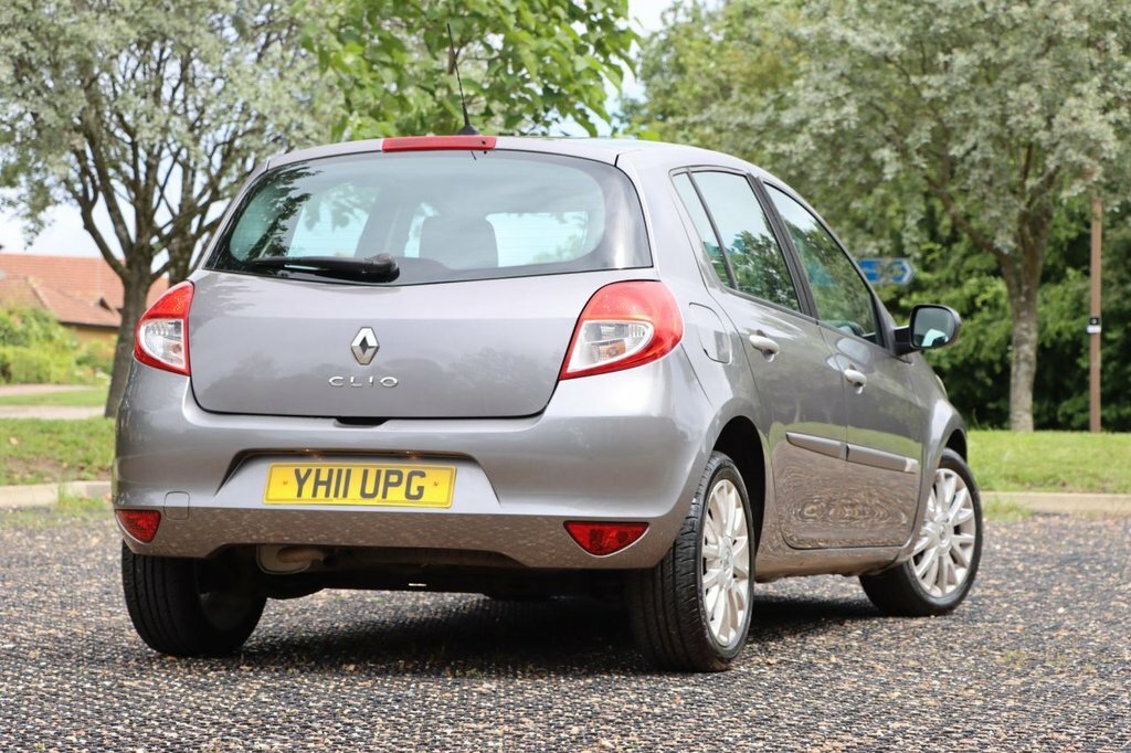 Renault Clio Dynamique Tomtom Black #14